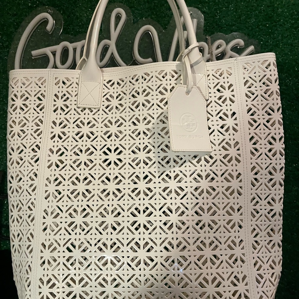 Tory Burch White Laser-Cut Tote Bag - Picture 5 of 8